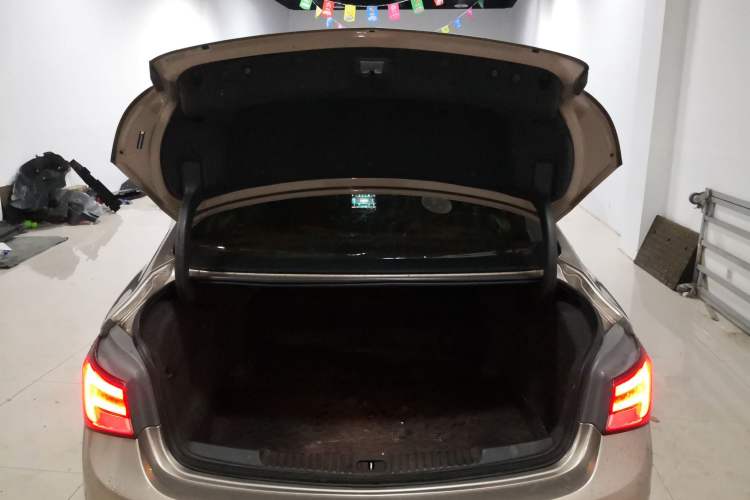 Used Buick Verano 2017 Sedan 15S Automatic Leading Model Trunk
