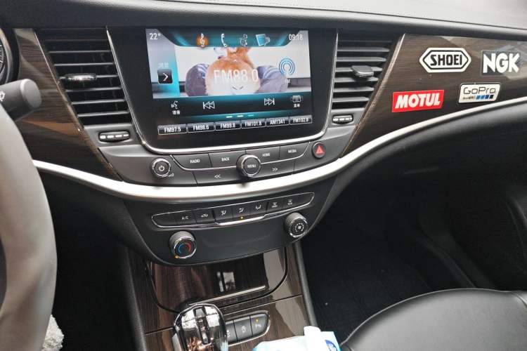 Used Buick Verano 2018 Sedan 20T Dual-Clutch Leading Model Audio And AC Panel