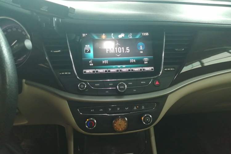 Used Buick Verano 2018 Sedan 15S Automatic Leading Model Audio And AC Panel