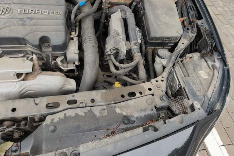 Used Buick Verano 2018 Sedan 20T Dual-Clutch Leading Model Engine Bay Left