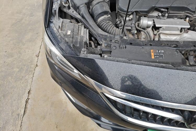 Used Buick Verano 2018 Sedan 20T Dual-Clutch Leading Model Engine Bay Right