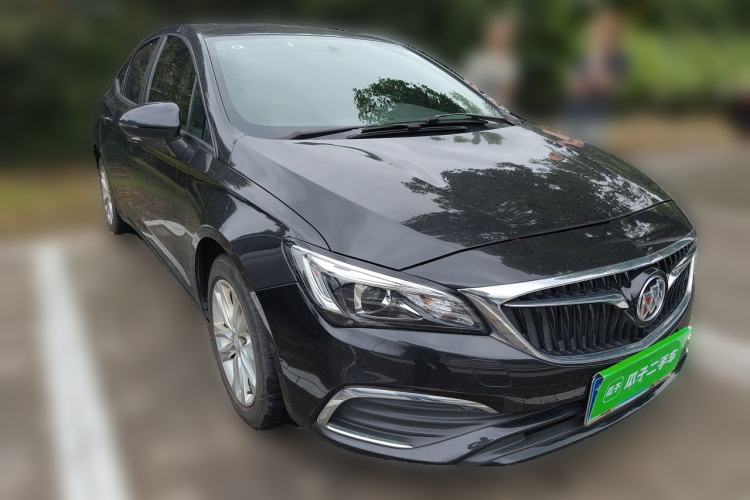 Used Buick Verano 2018 Sedan 20T Dual-Clutch Leading Model Front Right 45 Deg