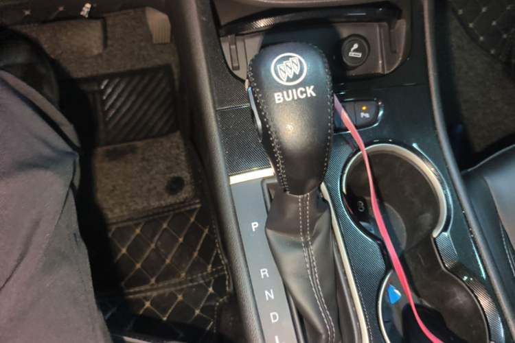 Used Buick Verano 2018 Sedan 20T Dual-Clutch Luxury Model Gear Lever