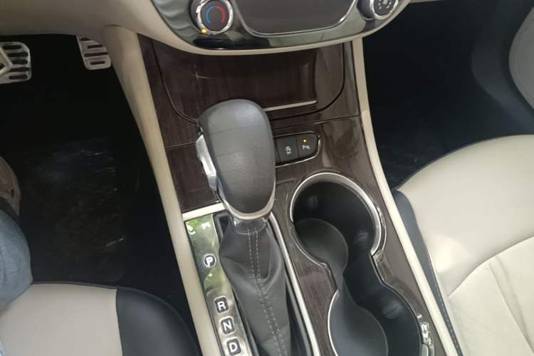 Used Buick Verano 2018 Sedan 15S Automatic Leading Model Gear Lever