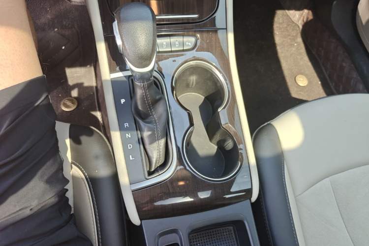Used Buick Verano 2018 Sedan 15S Automatic Leading Model Gear Lever