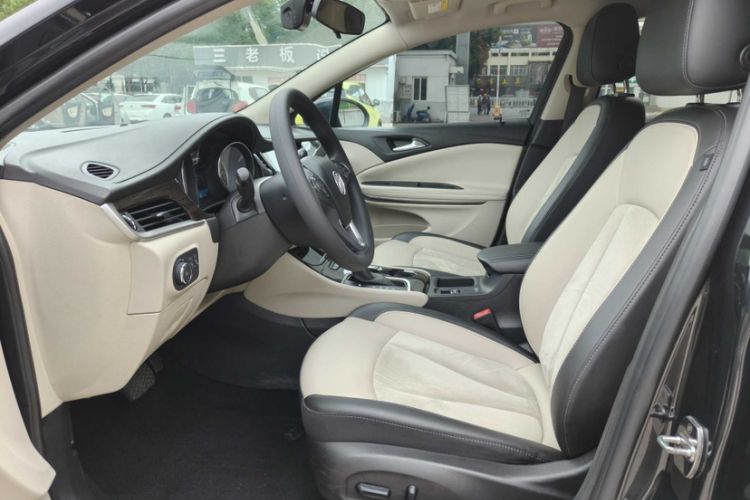Used Buick Verano 2018 Sedan 15S Automatic Leading Model Interior 4