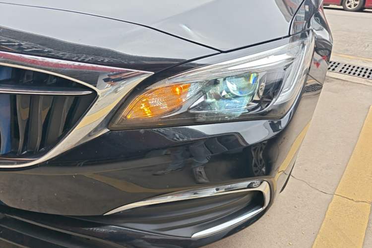 Used Buick Verano 2018 Sedan 15S Automatic Leading Model Left Front Headlight