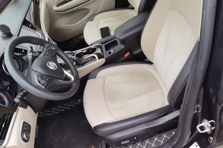 Used Buick Verano 2018 Sedan 15S Automatic Leading Model Left Front Seat