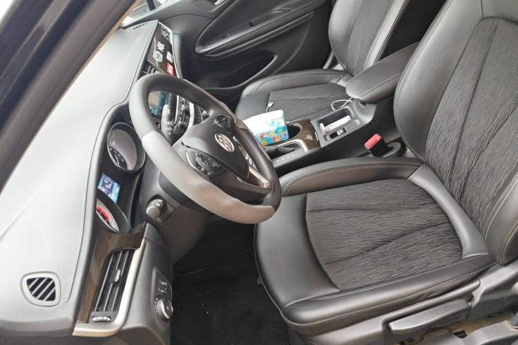 Used Buick Verano 2018 Sedan 20T Dual-Clutch Leading Model Left Front Seat