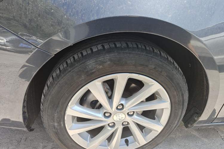 Used Buick Verano 2018 Sedan 15S Automatic Leading Model Left Front Wheel Hub