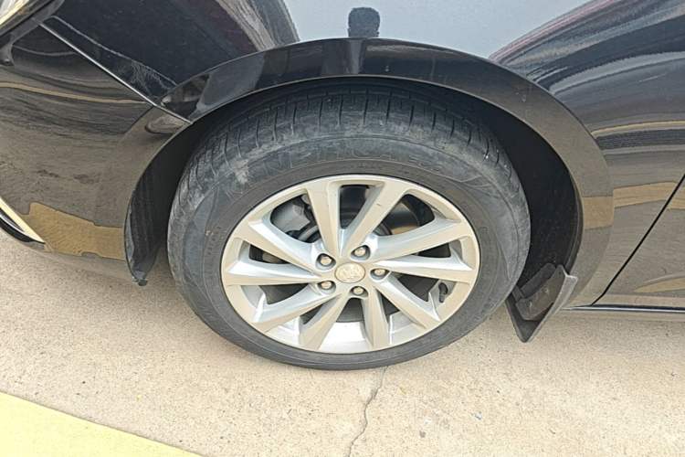 Used Buick Verano 2018 Sedan 15S Automatic Leading Model Left Front Wheel Hub