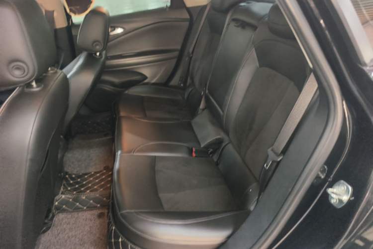 Used Buick Verano 2018 Sedan 20T Dual-Clutch Luxury Model Left Rear Seat