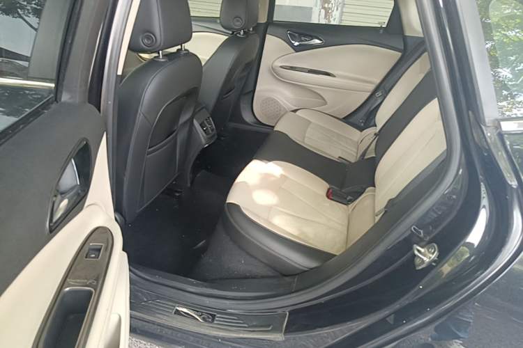 Used Buick Verano 2018 Sedan 15S Automatic Leading Model Left Rear Seat