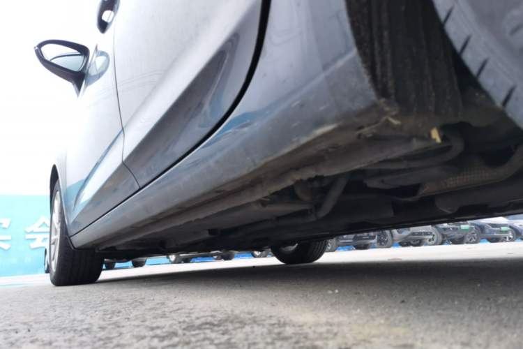 Used Buick Verano 2018 Sedan 15S Automatic Leading Model Left Side Sill