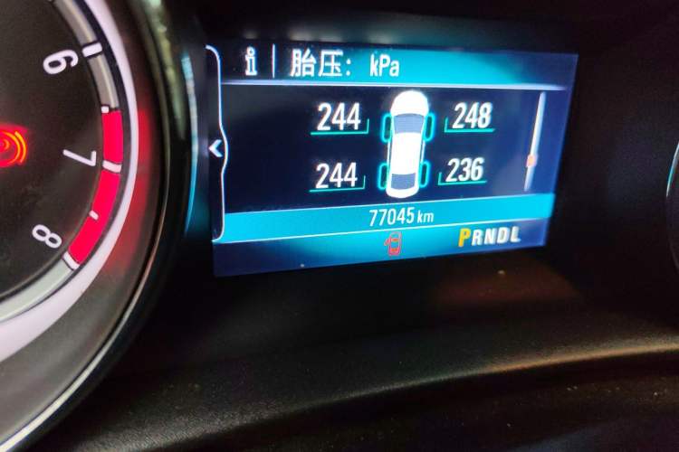 Used Buick Verano 2018 Sedan 15S Automatic Leading Model Odometer Close Up