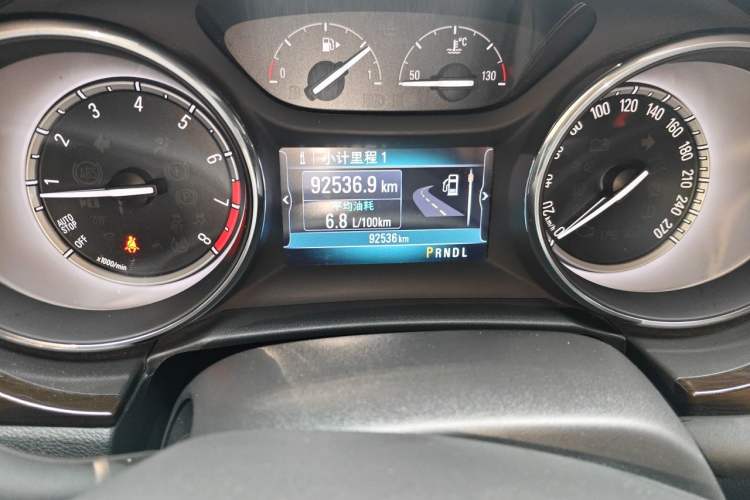 Used Buick Verano 2018 Sedan 20T Dual-Clutch Leading Model Odometer Close Up