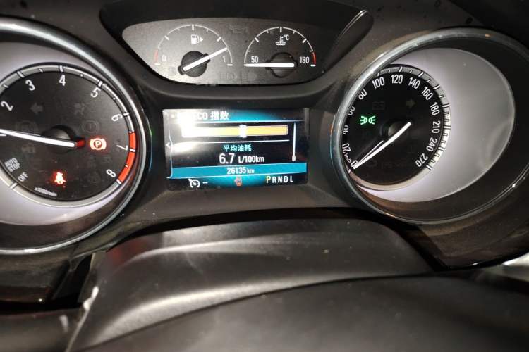 Used Buick Verano 2018 Sedan 15S Automatic Leading Model Odometer Close Up