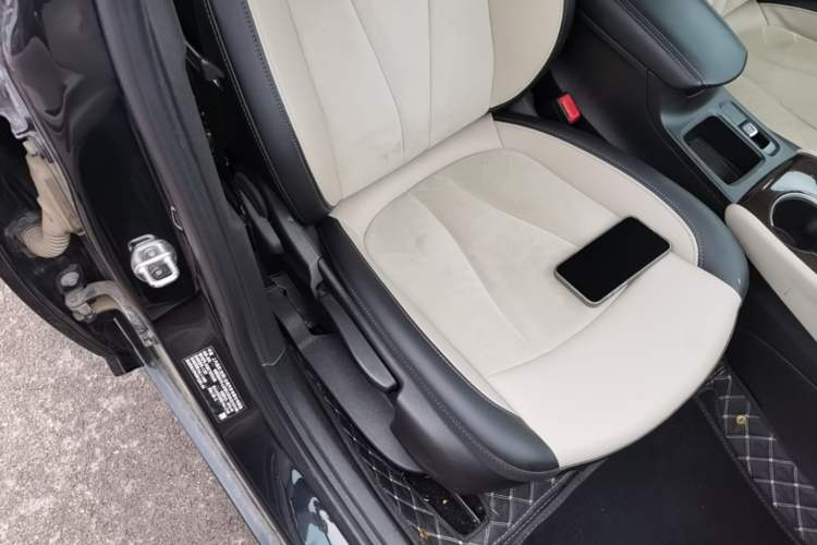 Used Buick Verano 2018 Sedan 15S Automatic Leading Model Right Front Seat