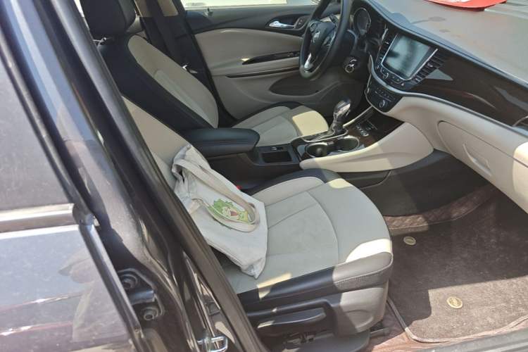 Used Buick Verano 2018 Sedan 15S Automatic Leading Model Right Front Seat