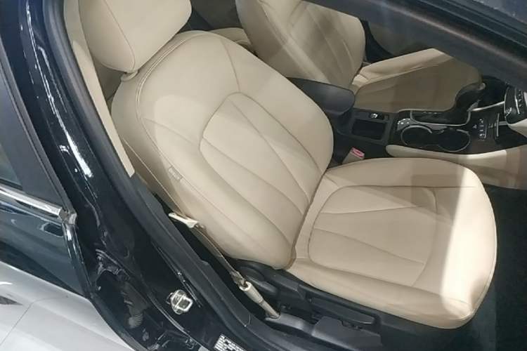 Used Buick Verano 2018 Sedan 15S Automatic Entry Model Right Front Seat