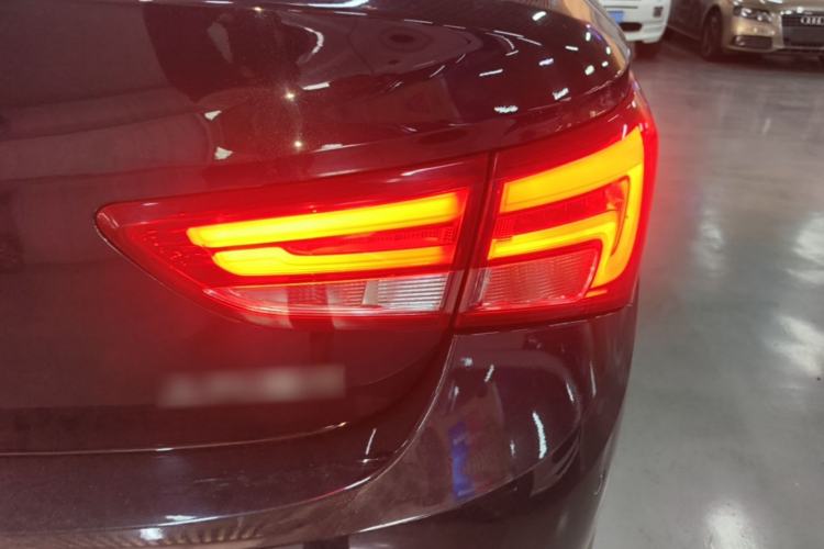 Used Buick Verano 2018 Sedan 20T Dual-Clutch Luxury Model Right Rear Taillight
