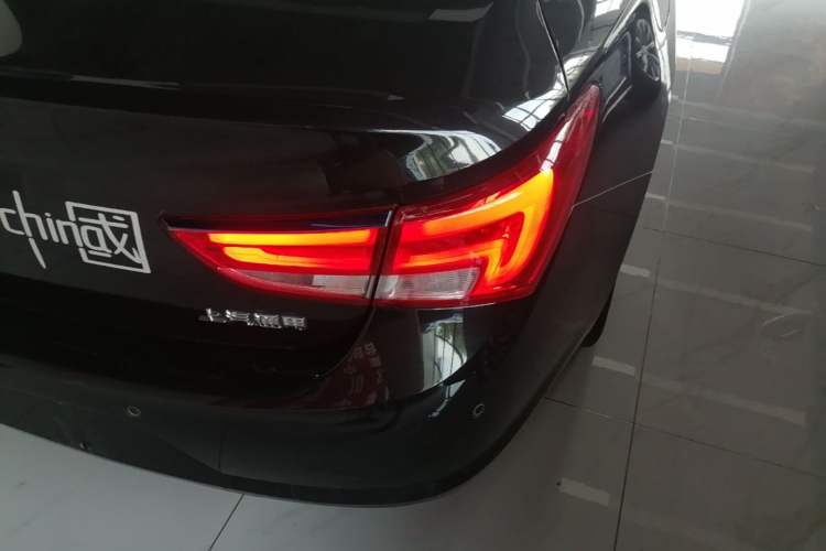 Used Buick Verano 2018 Sedan 15S Automatic Leading Model Right Rear Taillight