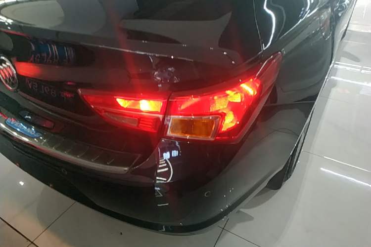 Used Buick Verano 2018 Sedan 15S Automatic Entry Model Right Rear Taillight