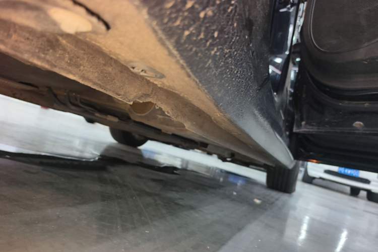 Used Buick Verano 2018 Sedan 20T Dual-Clutch Luxury Model Right Side Sill