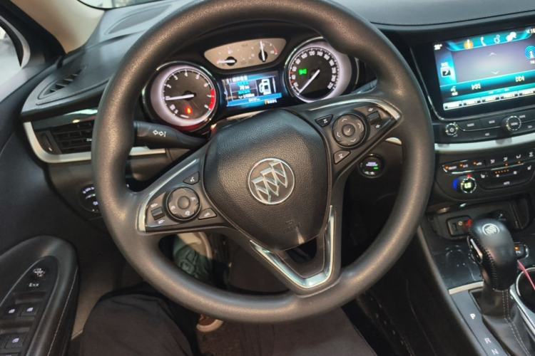Used Buick Verano 2018 Sedan 20T Dual-Clutch Luxury Model Steering Wheel