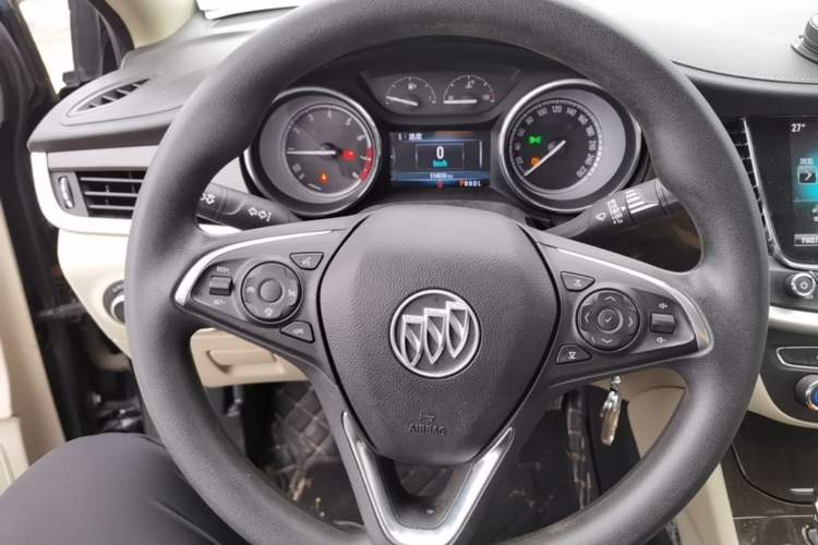 Used Buick Verano 2018 Sedan 15S Automatic Leading Model Steering Wheel