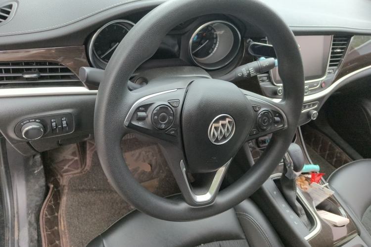 Used Buick Verano 2018 Sedan 20T Dual-Clutch Leading Model Steering Wheel