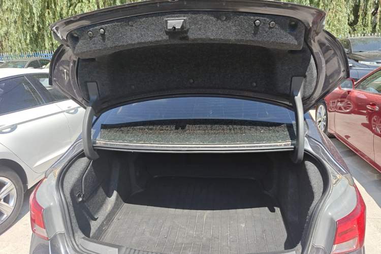 Used Buick Verano 2018 Sedan 15S Automatic Leading Model Trunk
