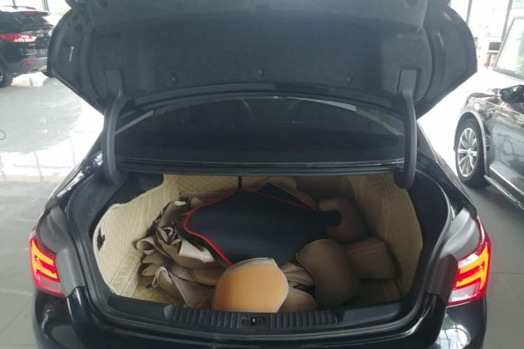 Used Buick Verano 2018 Sedan 15S Automatic Leading Model Trunk