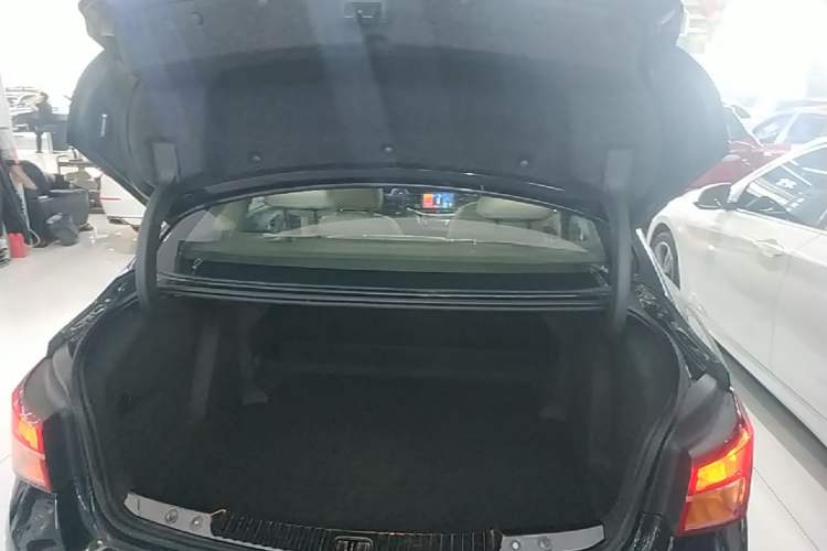 Used Buick Verano 2018 Sedan 15S Automatic Entry Model Trunk