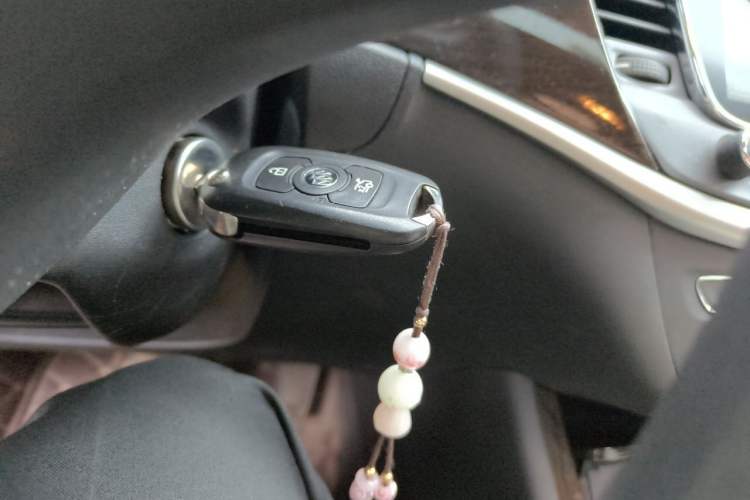 Used Buick Verano 2018 Sedan 20T Dual-Clutch Leading Model Vehicle Key