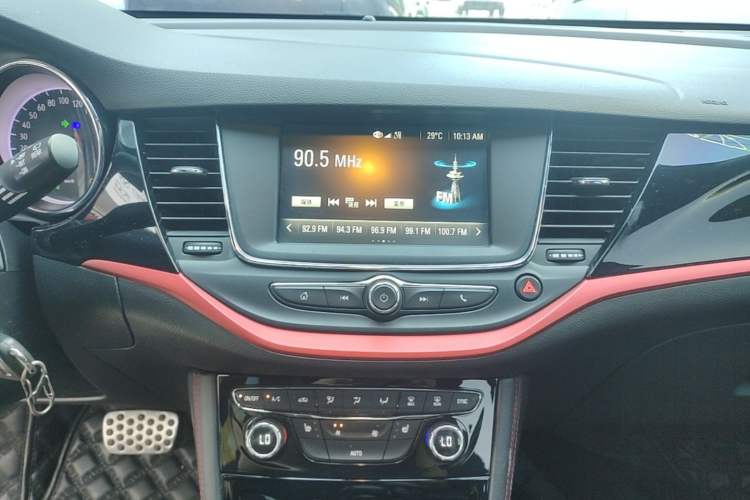 Used Buick Verano 2018 Hatchback GS 20T Dual-Clutch Leading Model Audio And AC Panel