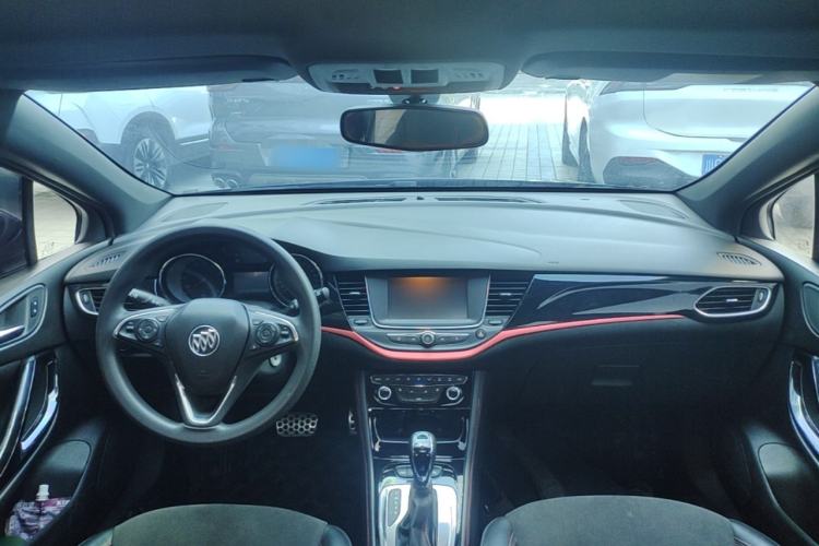 Used Buick Verano 2018 Hatchback GS 20T Dual-Clutch Leading Model Center Console