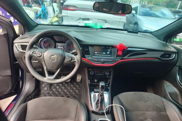 Used Buick Verano 2018 Hatchback GS 20T Dual-Clutch Leading Model Center Console