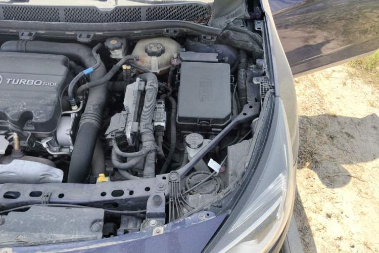 Used Buick Verano 2018 Hatchback GS 20T Dual-Clutch Leading Model Engine Bay Left