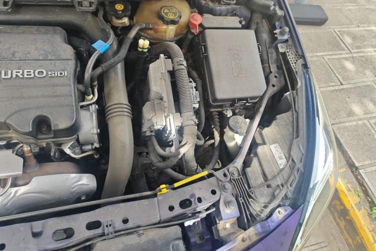 Used Buick Verano 2018 Hatchback GS 20T Dual-Clutch Luxury Model Engine Bay Left