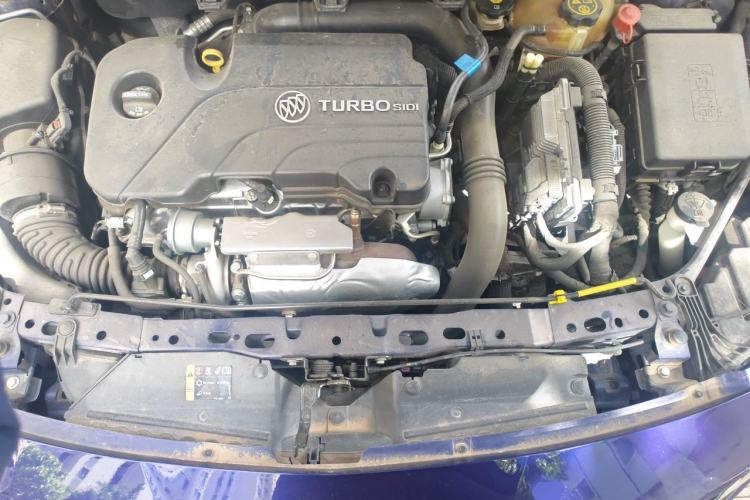 Used Buick Verano 2018 Hatchback GS 20T Dual-Clutch Luxury Model Engine Bay