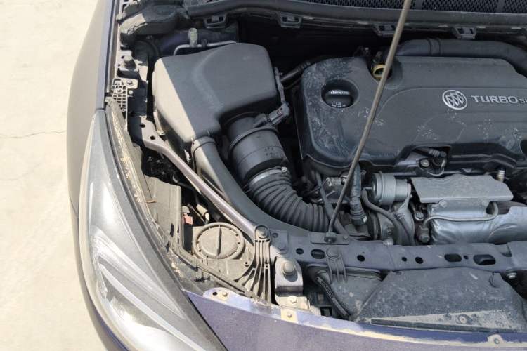 Used Buick Verano 2018 Hatchback GS 20T Dual-Clutch Leading Model Engine Bay Right