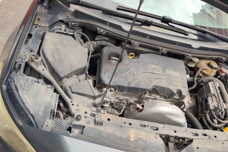 Used Buick Verano 2018 Sedan 15S Automatic Entry Model Engine Bay Right
