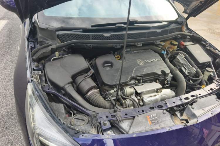 Used Buick Verano 2018 Hatchback GS 20T Dual-Clutch Leading Model Engine Bay Right