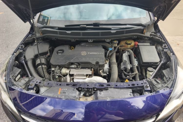 Used Buick Verano 2018 Hatchback GS 20T Dual-Clutch Leading Model Engine Bay