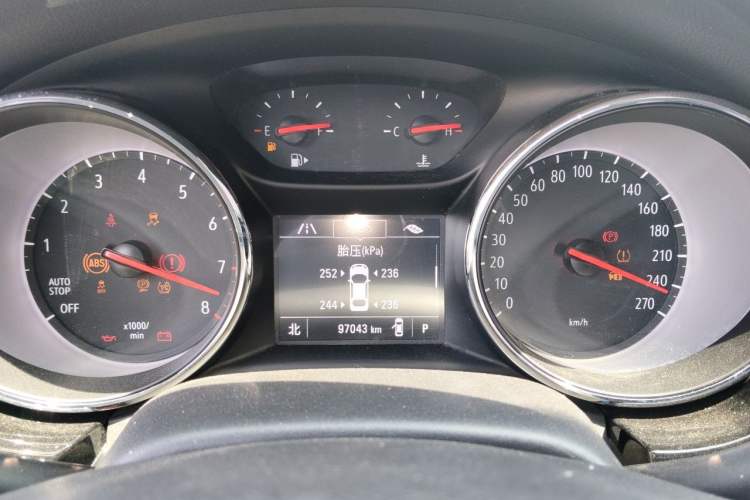 Used Buick Verano 2018 Hatchback GS 20T Dual-Clutch Leading Model Instrument Cluster
