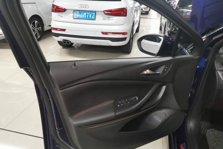 Used Buick Verano 2018 Hatchback GS 20T Dual-Clutch Luxury Model Left Front Door Interior