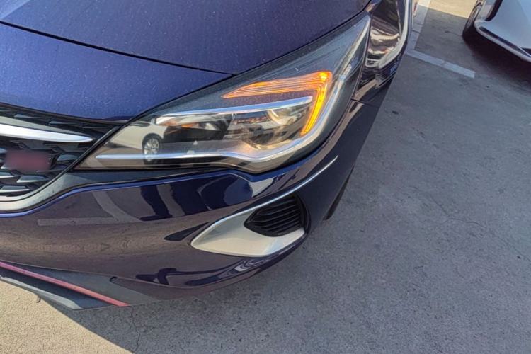 Used Buick Verano 2018 Hatchback GS 20T Dual-Clutch Progressive Model Left Front Headlight