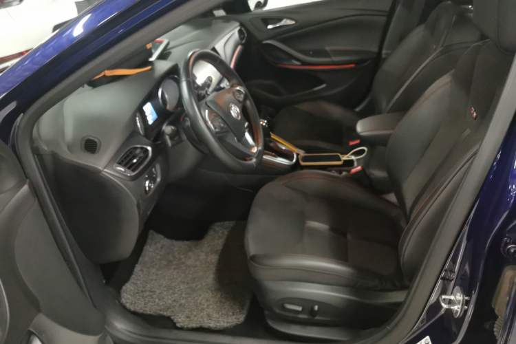 Used Buick Verano 2018 Hatchback GS 20T Dual-Clutch Luxury Model Left Front Seat