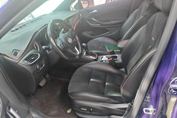 Used Buick Verano 2018 Hatchback GS 20T Dual-Clutch Luxury Model Left Front Seat